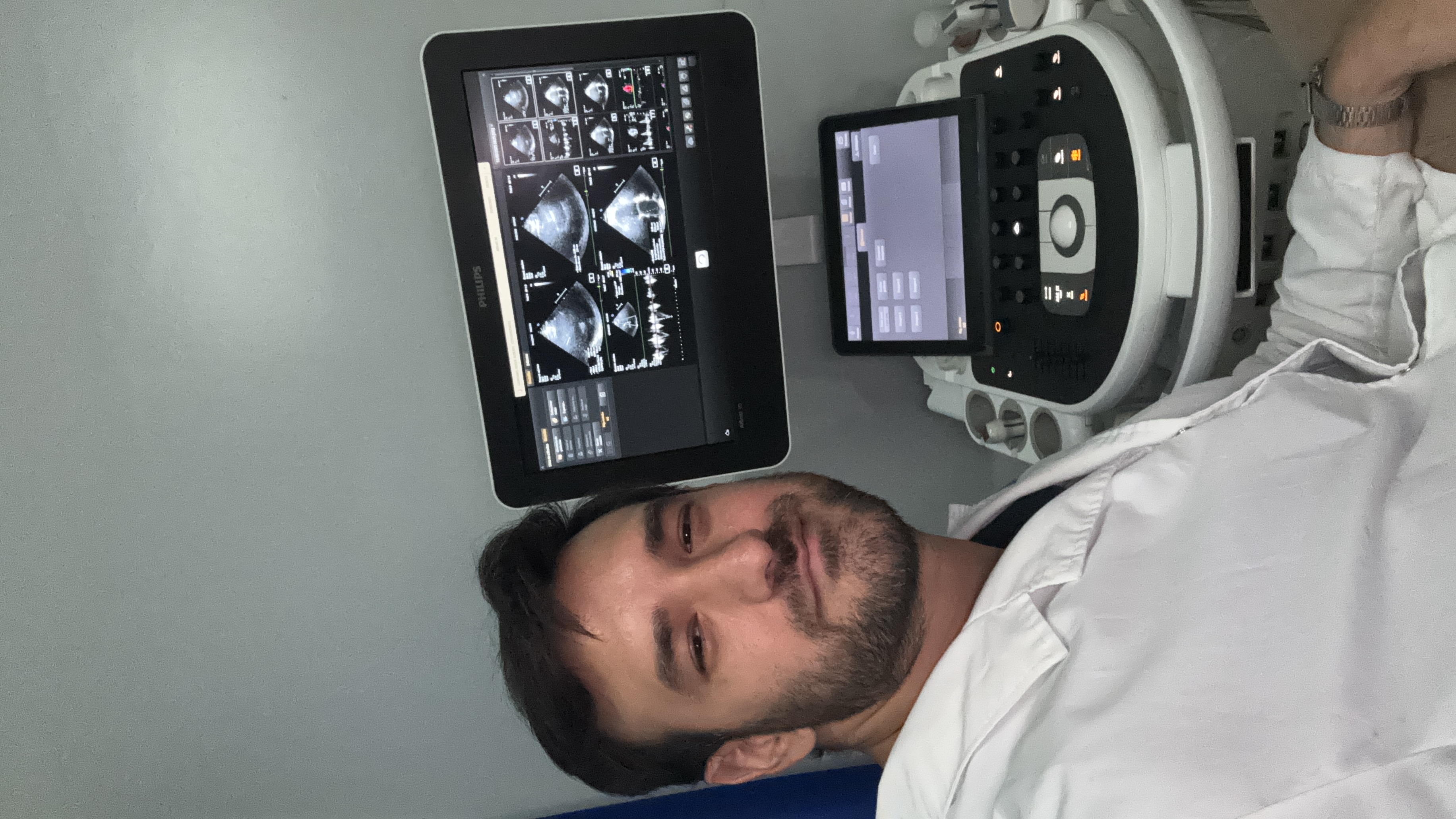 Dr. Lucas Robles - Cardiólogo Ecocardiografista